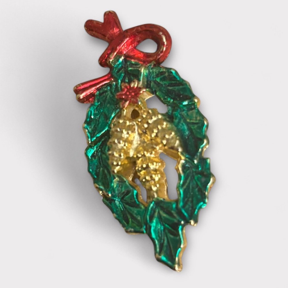 Vintage AAI Christmas Holly Wreath Brooch Pin